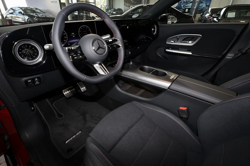 Mercedes-Benz CLA 200 4M AMG MBUX+RüKam+M-LED+Pano+Night+19 — photo 9