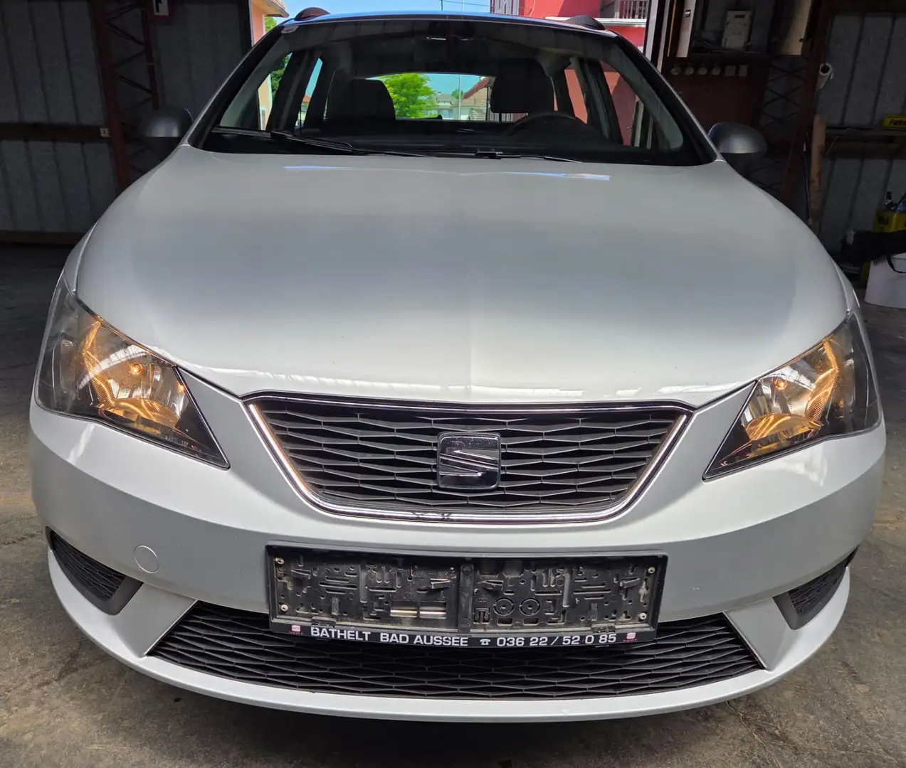SEAT Ibiza Reference Silber - 2