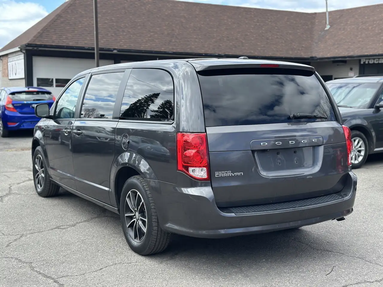 Dodge Grand Caravan снимка Dodge Grand Caravan