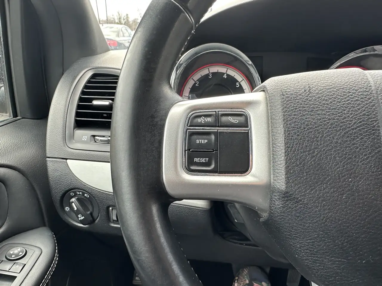 Dodge Grand Caravan снимка Dodge Grand Caravan