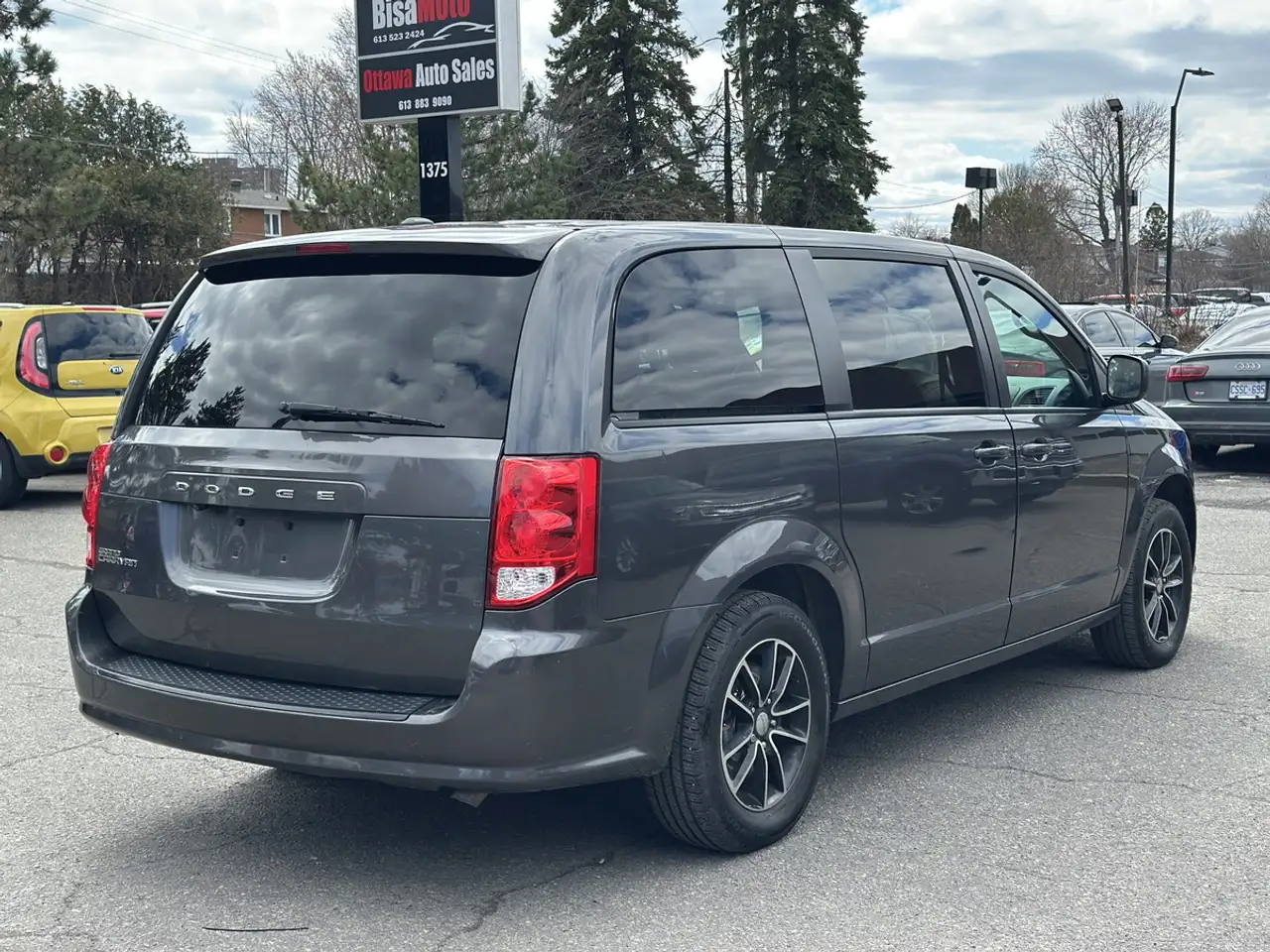 Dodge Grand Caravan снимка Dodge Grand Caravan
