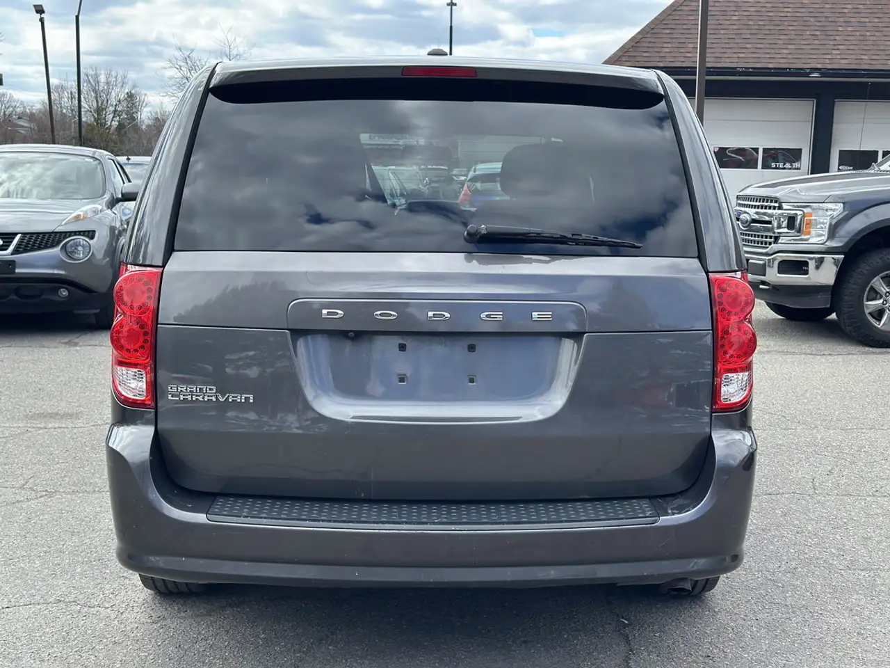 Dodge Grand Caravan снимка Dodge Grand Caravan