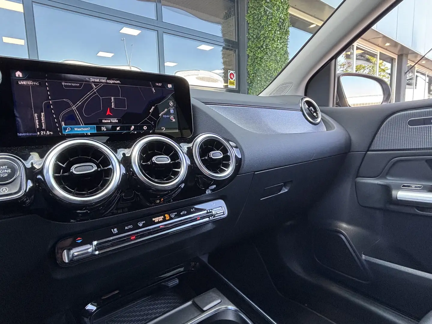 Mercedes-Benz B 180 Business Solution Luxury | Widescreen | Camera | T Grau - 2