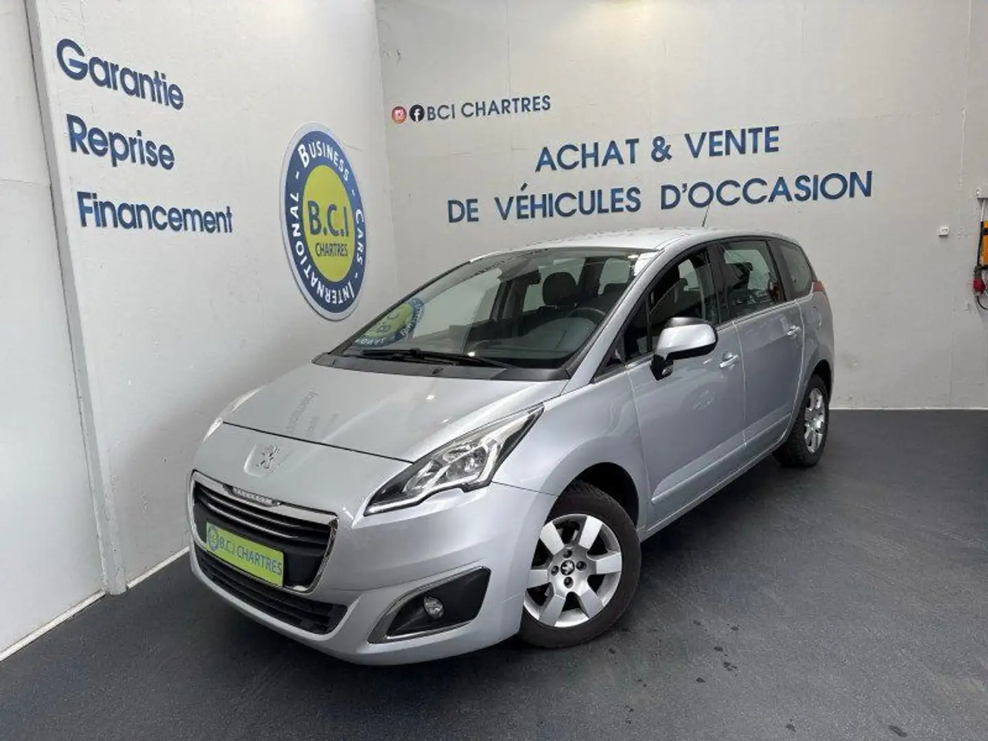 Peugeot 5008 1.6 HDI 120CH FAP ACTIVE Gris - 1