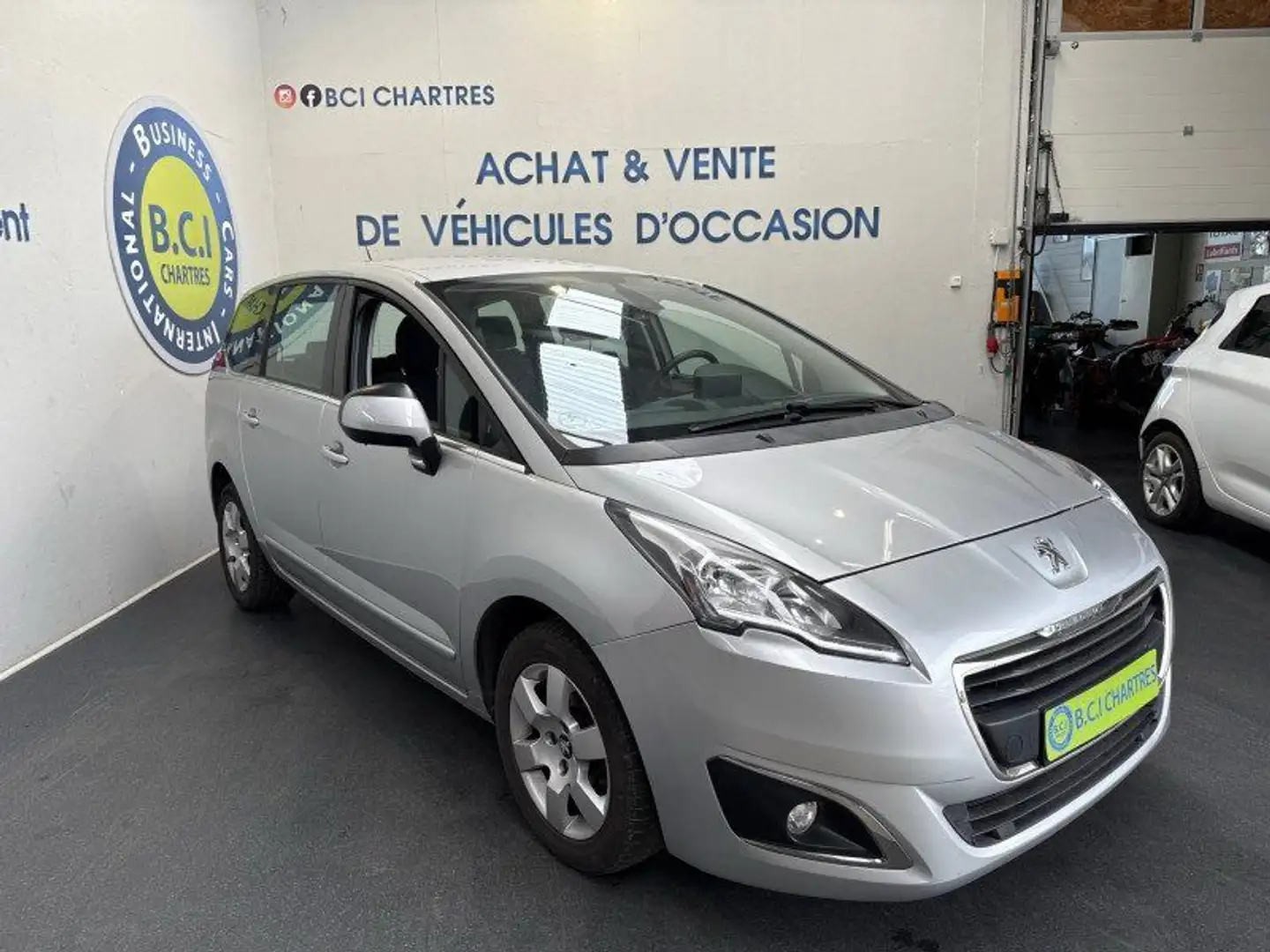 Peugeot 5008 1.6 HDI 120CH FAP ACTIVE Gris - 2