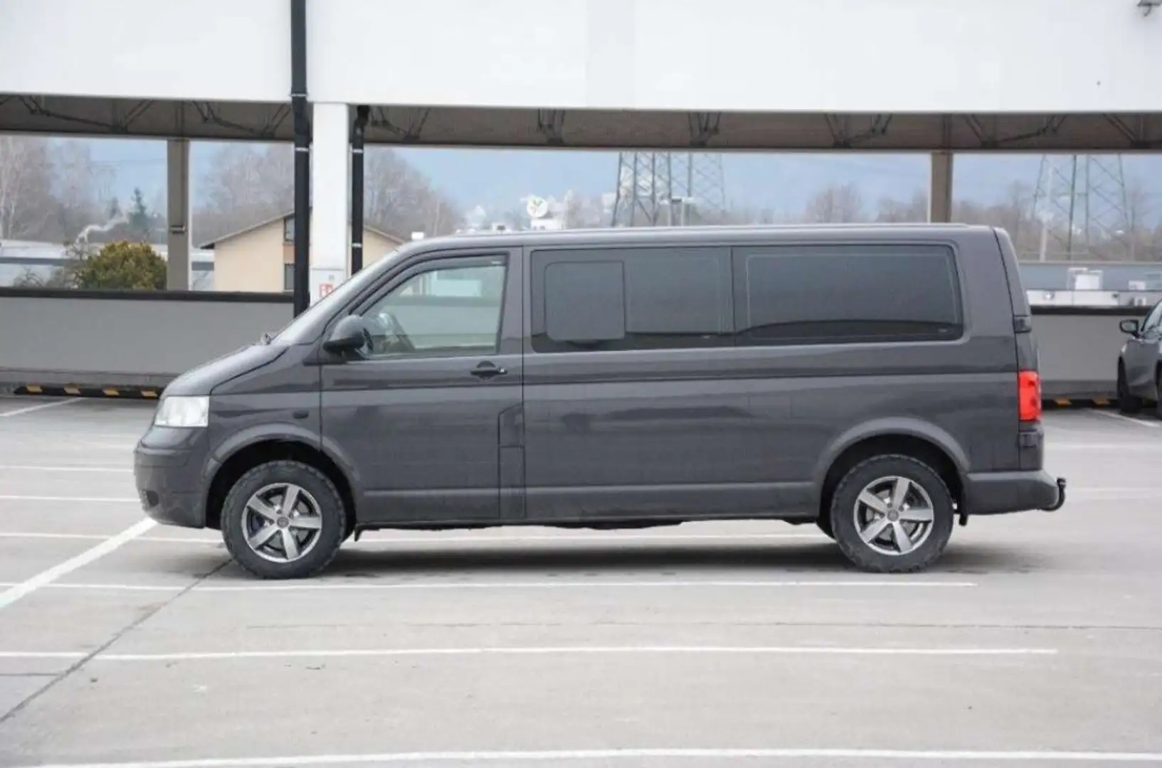 Volkswagen T5 Caravelle 2,5 TDI 4motion D-PF Grau - 1