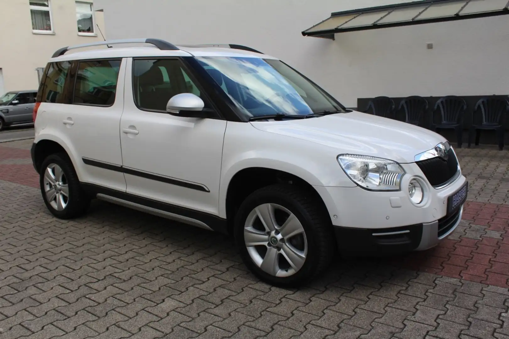 Skoda Yeti Elegance Plus Edition 4x4 (NAVI/PANO/LEDER) Weiß - 2