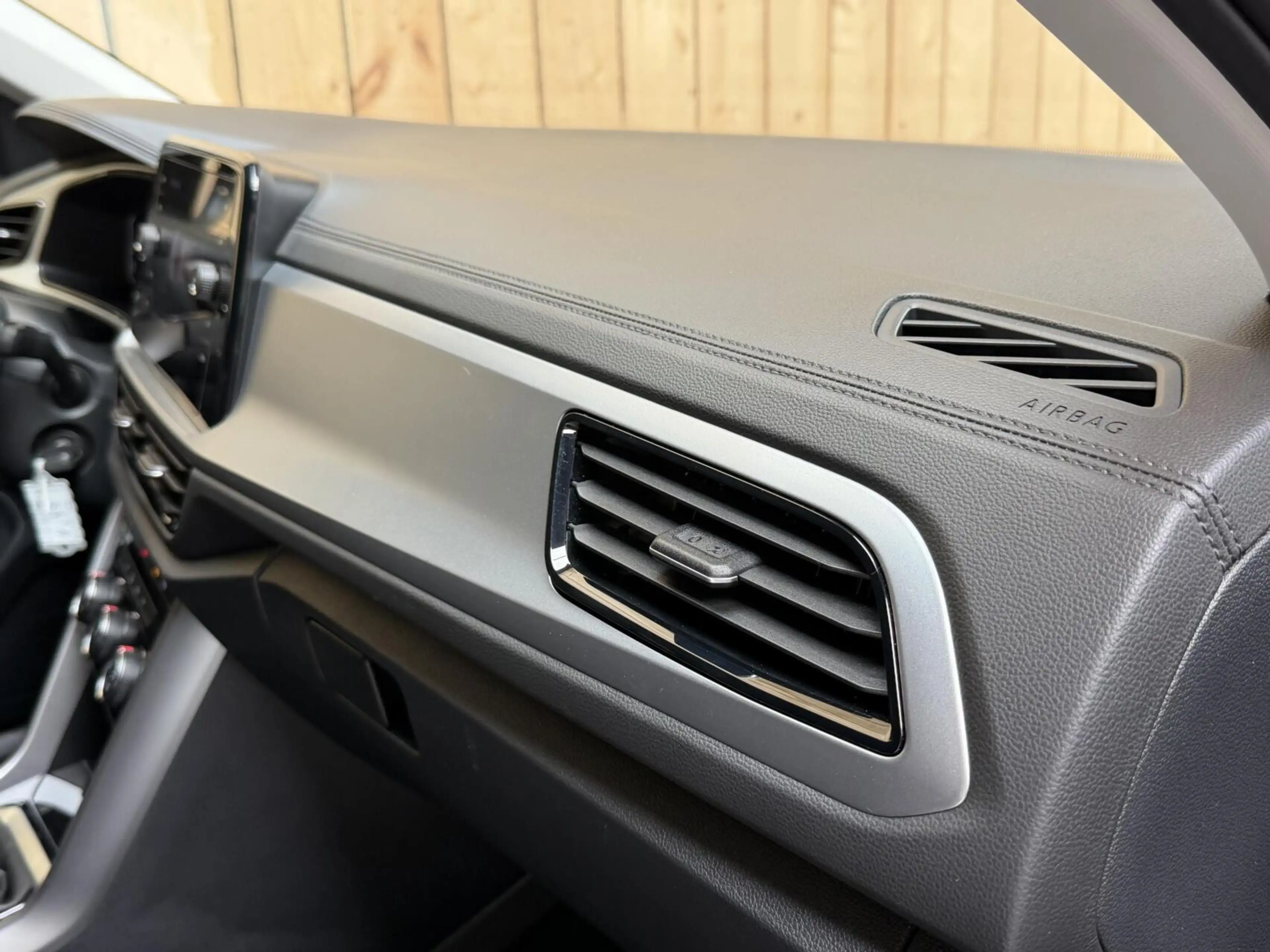 Volkswagen T-Roc 1.0 TSI Life 75 Edition Apple CarPlay/Android Auto — photo 50