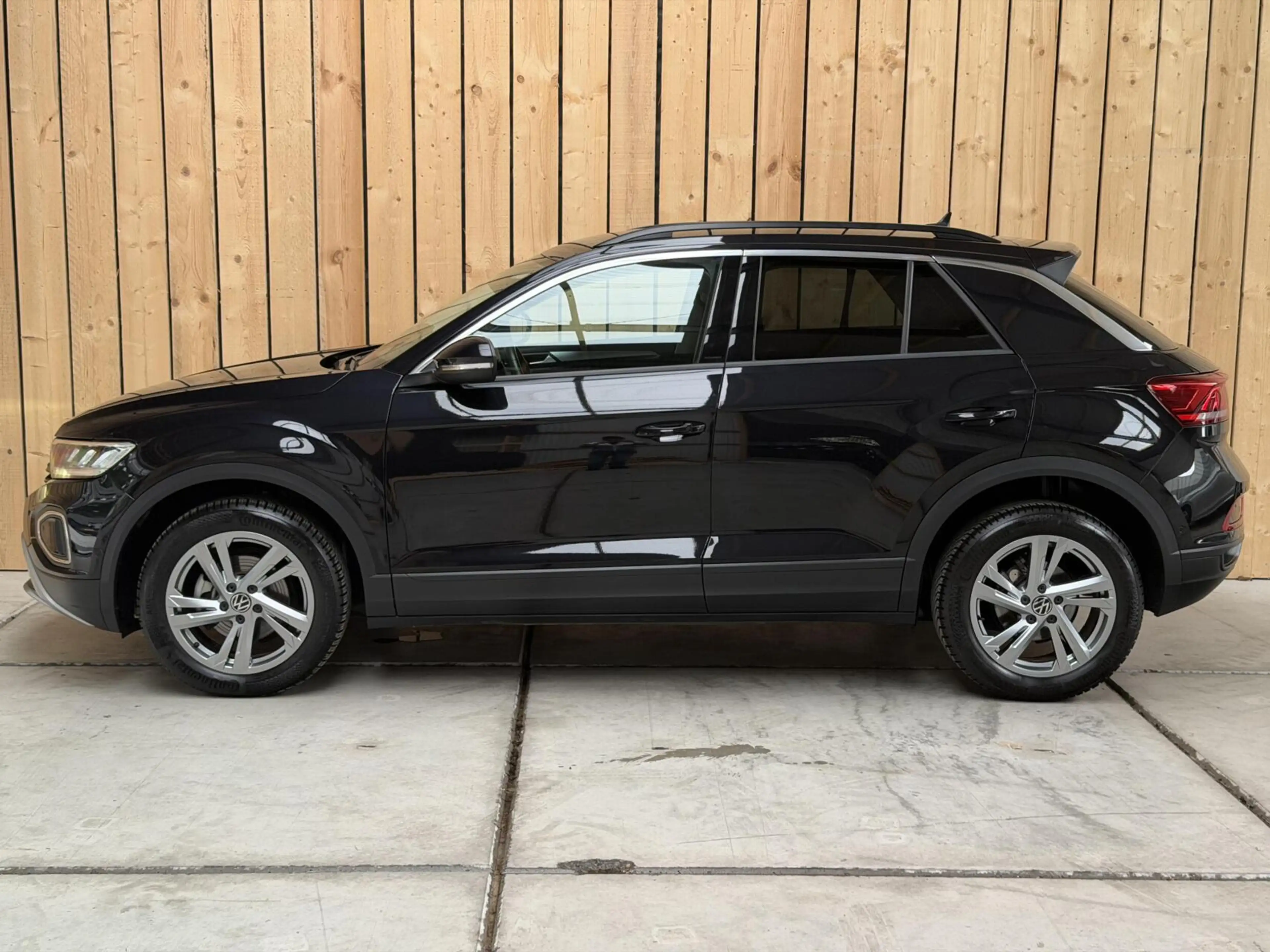 Volkswagen T-Roc 1.0 TSI Life 75 Edition Apple CarPlay/Android Auto — photo 30