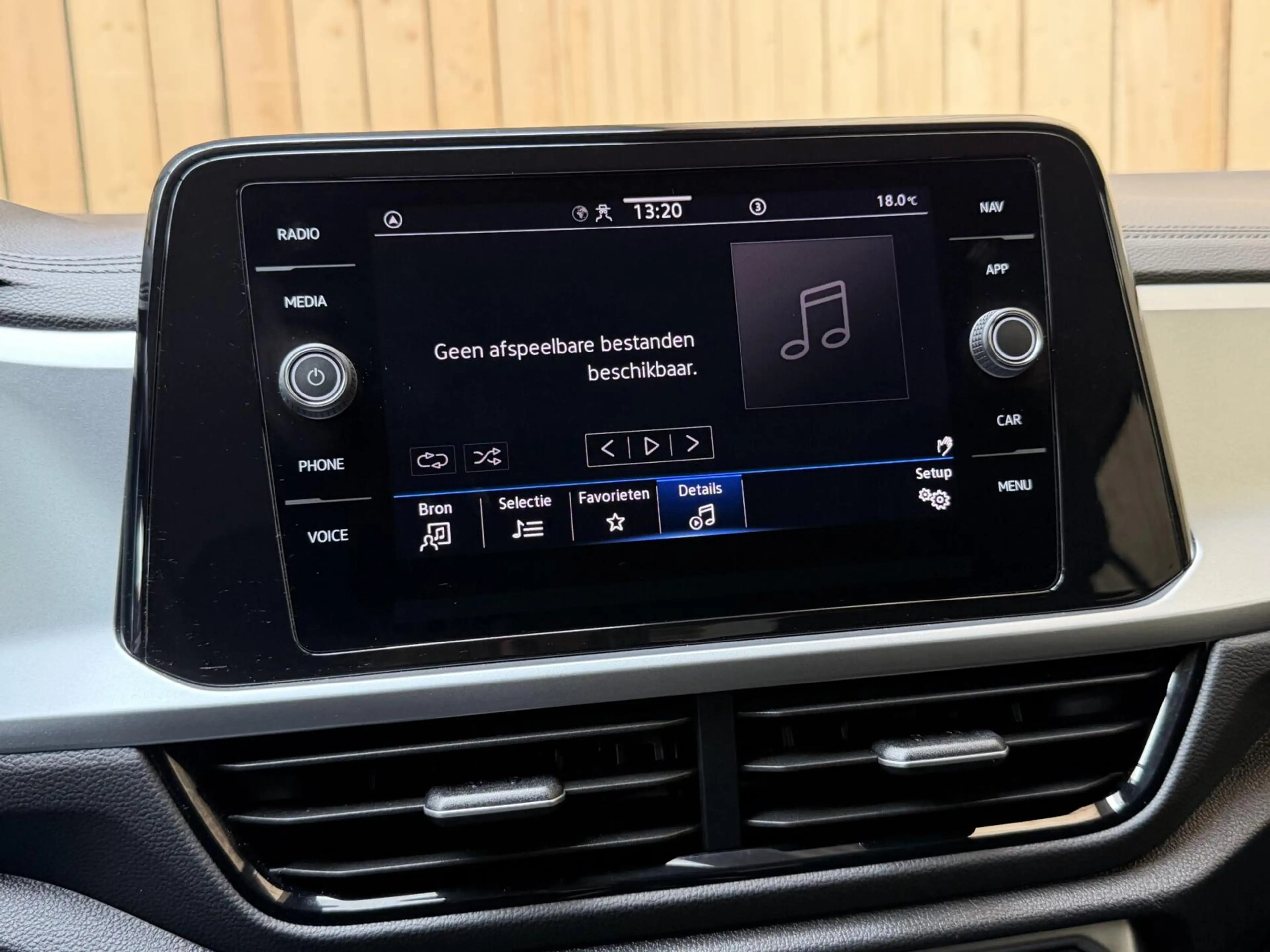 Volkswagen T-Roc 1.0 TSI Life 75 Edition Apple CarPlay/Android Auto — photo 13