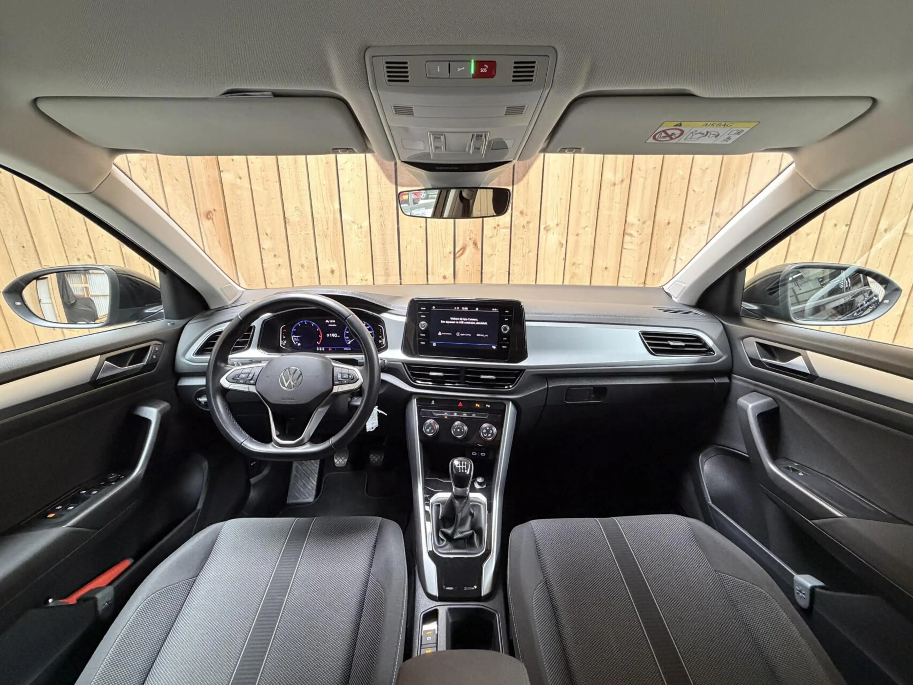 Volkswagen T-Roc 1.0 TSI Life 75 Edition Apple CarPlay/Android Auto — photo 3