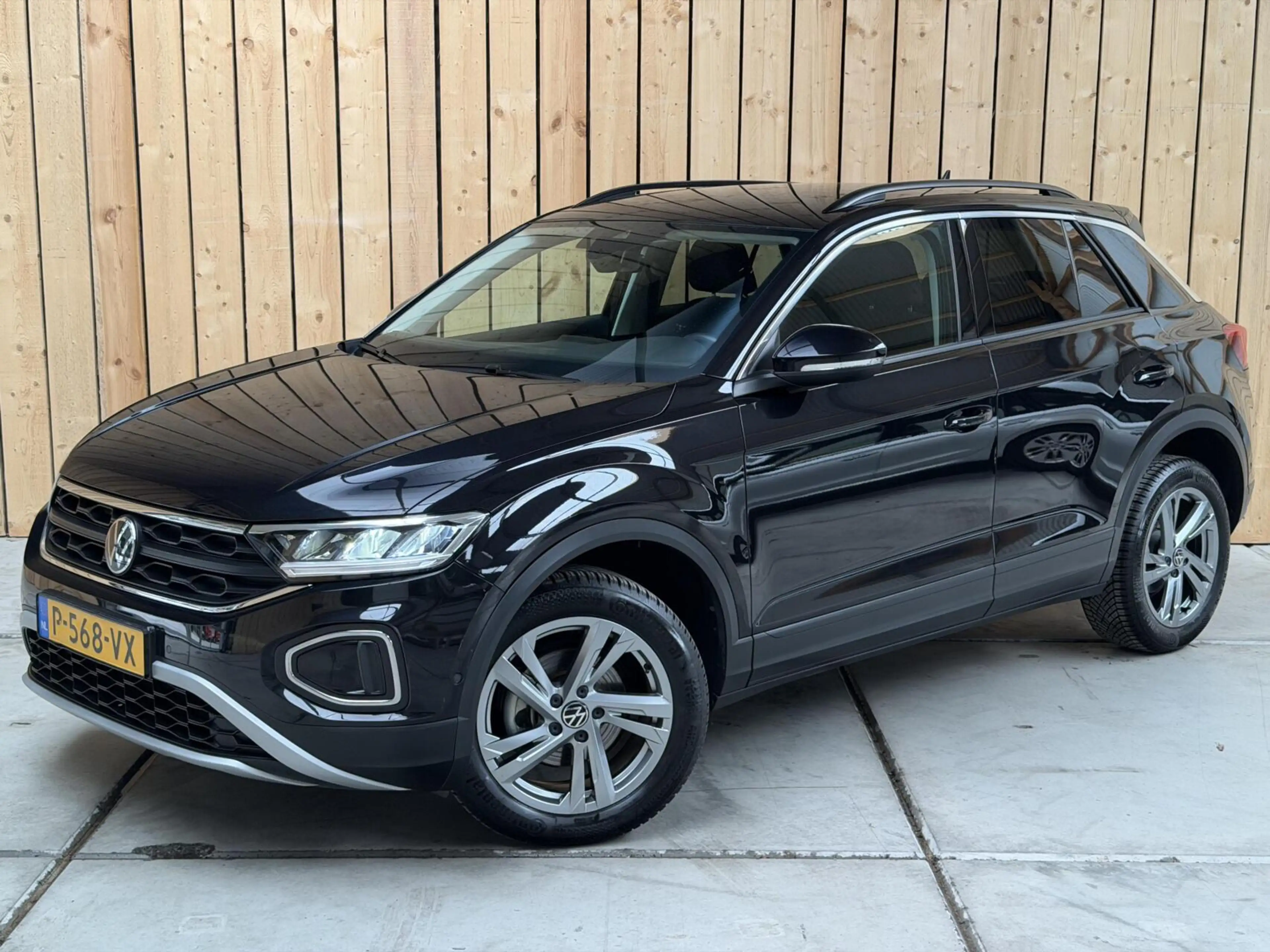 Volkswagen T-Roc 1.0 TSI Life 75 Edition Apple CarPlay/Android Auto — photo 29