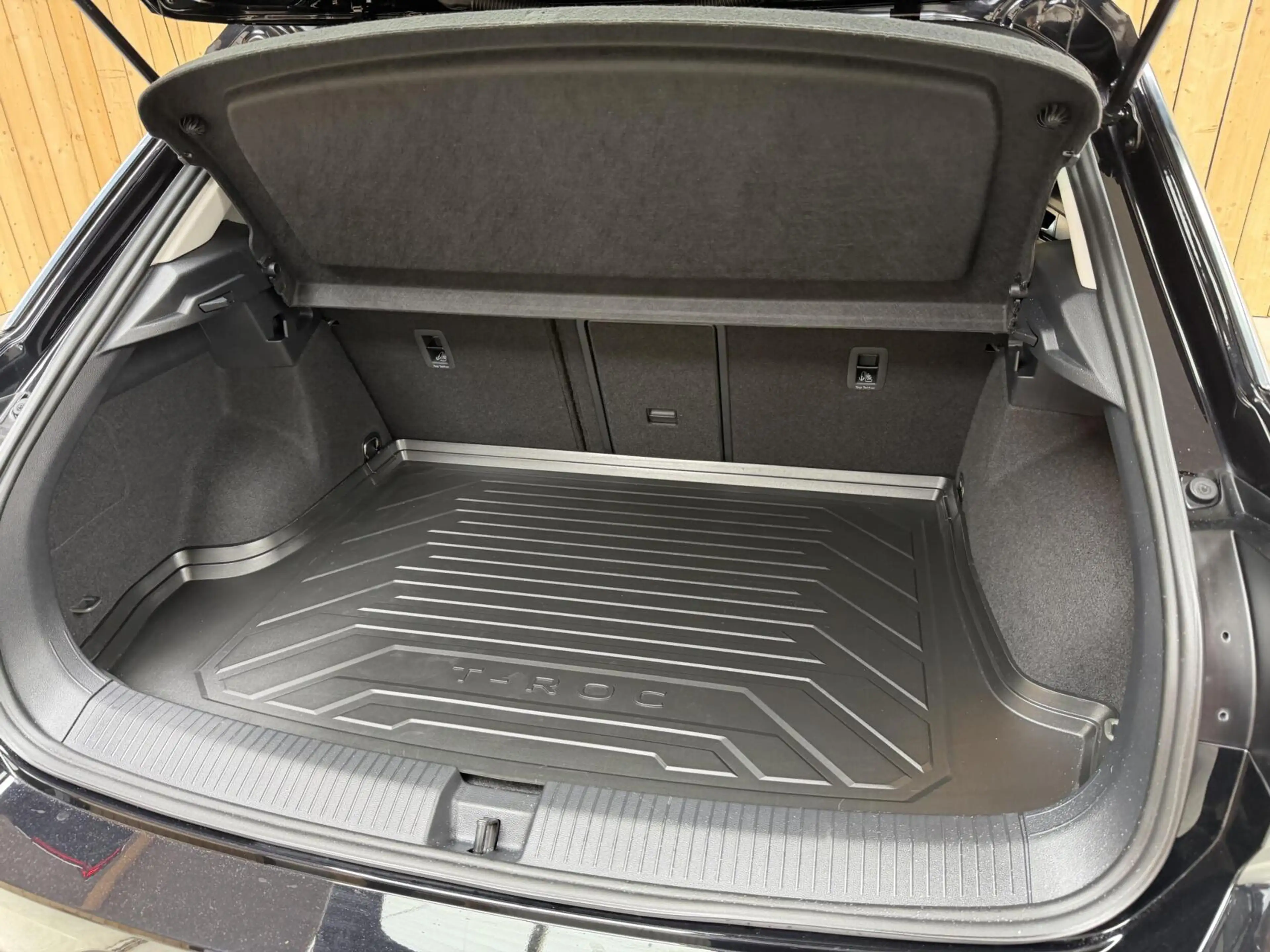 Volkswagen T-Roc 1.0 TSI Life 75 Edition Apple CarPlay/Android Auto — photo 40