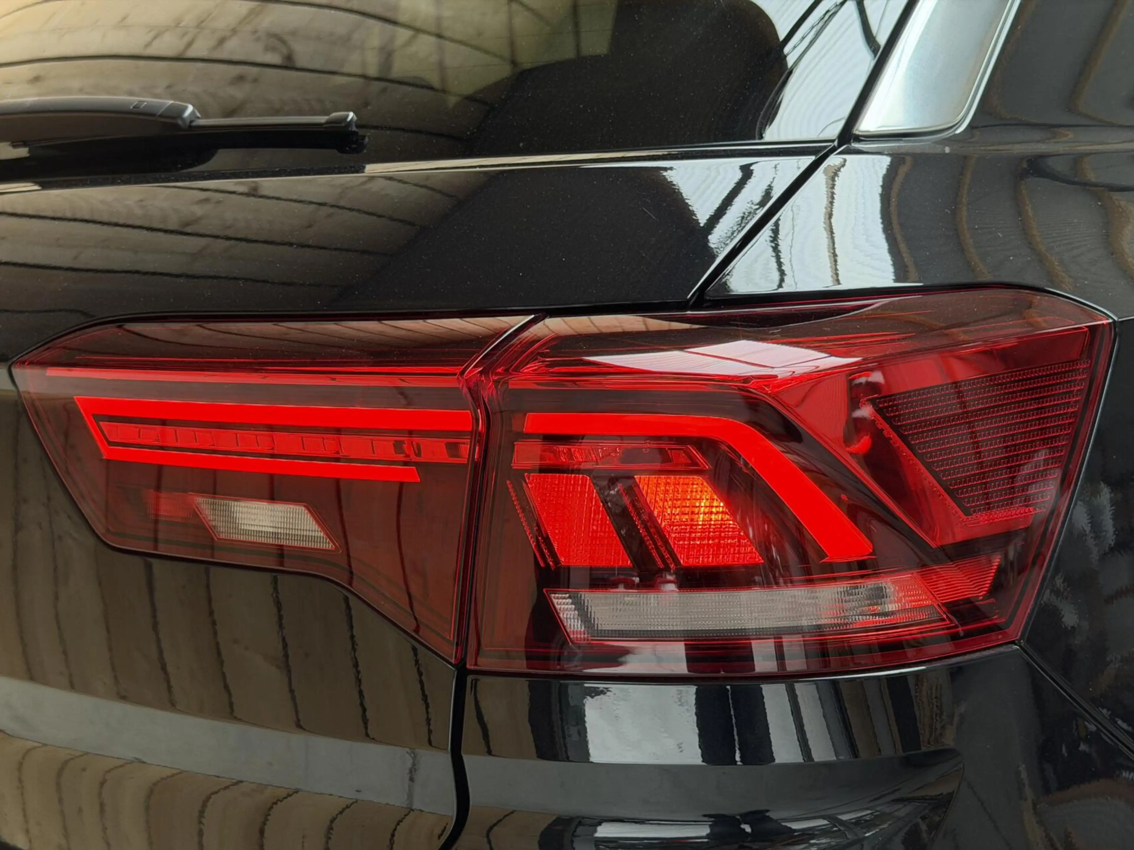 Volkswagen T-Roc 1.0 TSI Life 75 Edition Apple CarPlay/Android Auto — photo 35