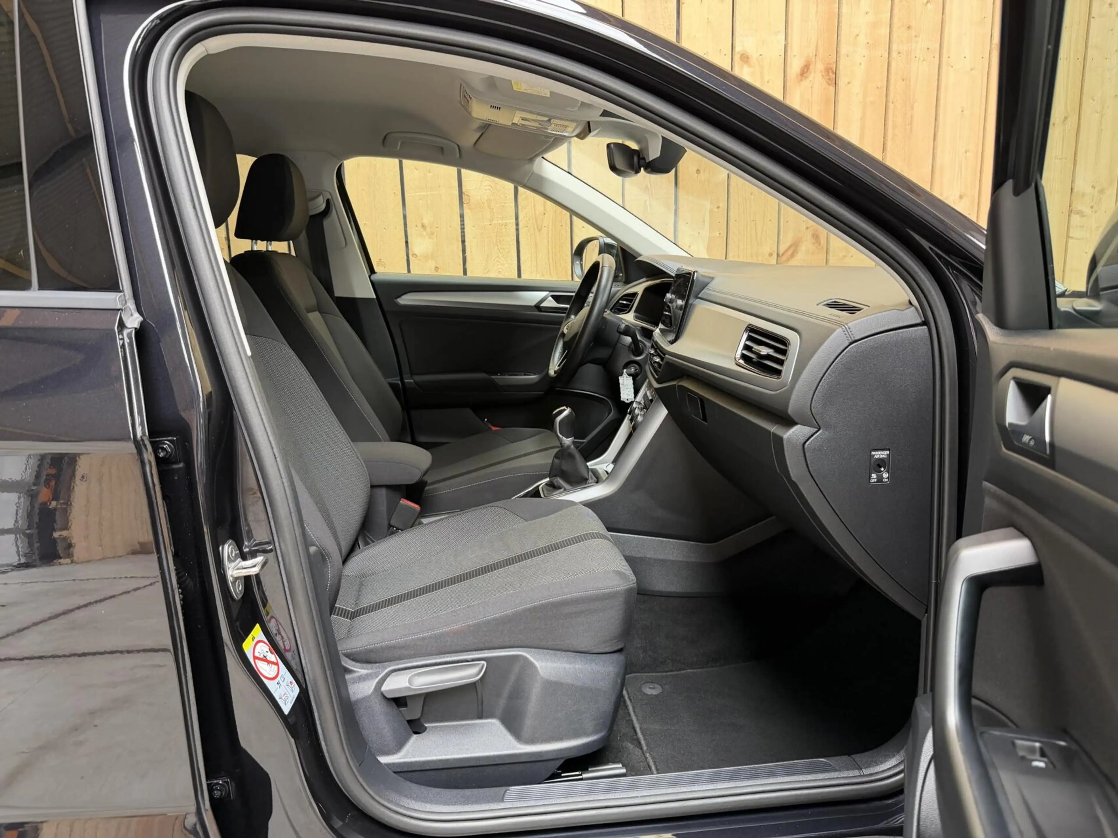 Volkswagen T-Roc 1.0 TSI Life 75 Edition Apple CarPlay/Android Auto — photo 47