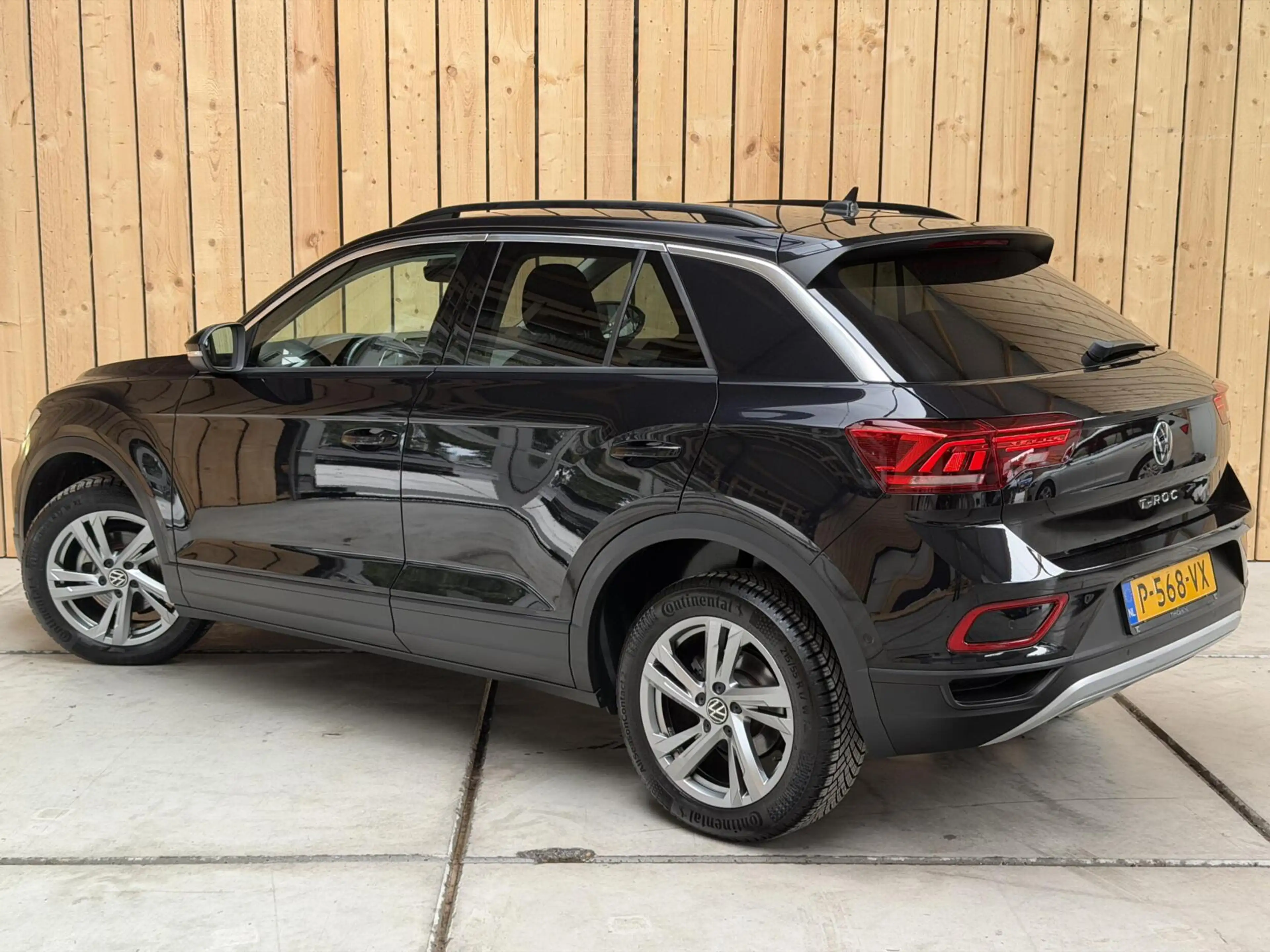 Volkswagen T-Roc 1.0 TSI Life 75 Edition Apple CarPlay/Android Auto — photo 32