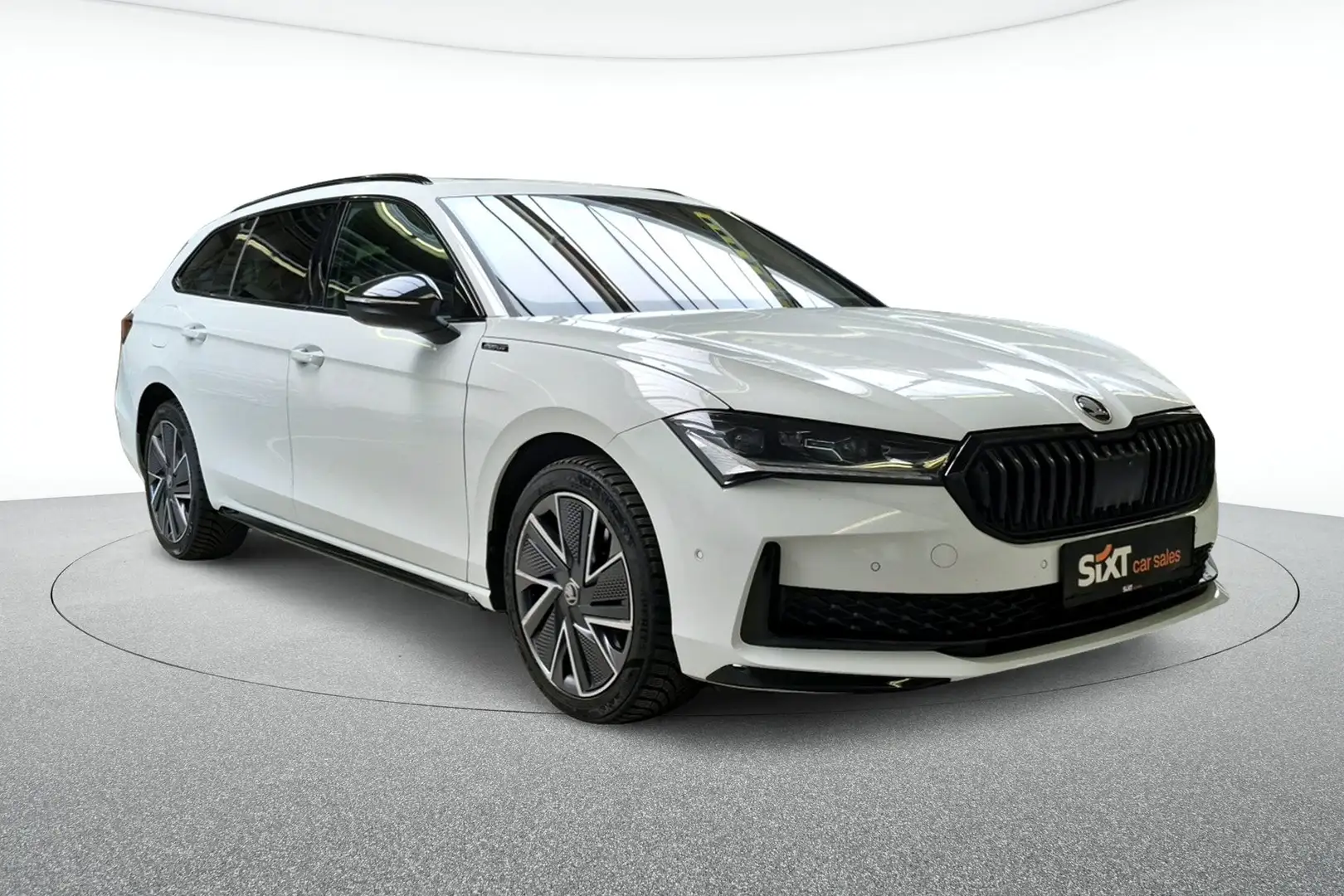 Skoda Superb Combi PHEV Sportline|AHK|ACC|Headup|Pano Weiß - 1