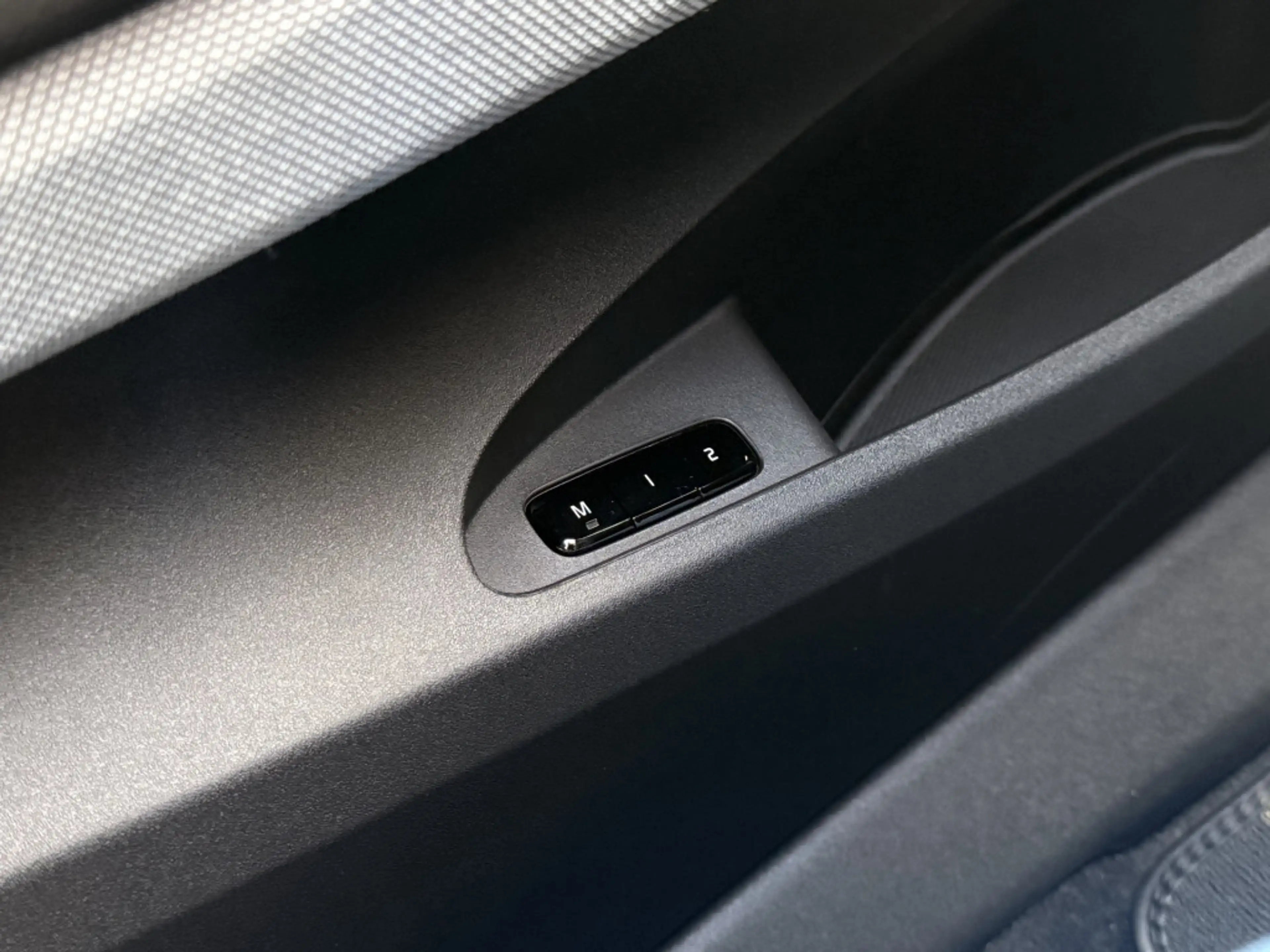 Polestar 2 Long Range Single Motor Prime 82 kWh — photo 40