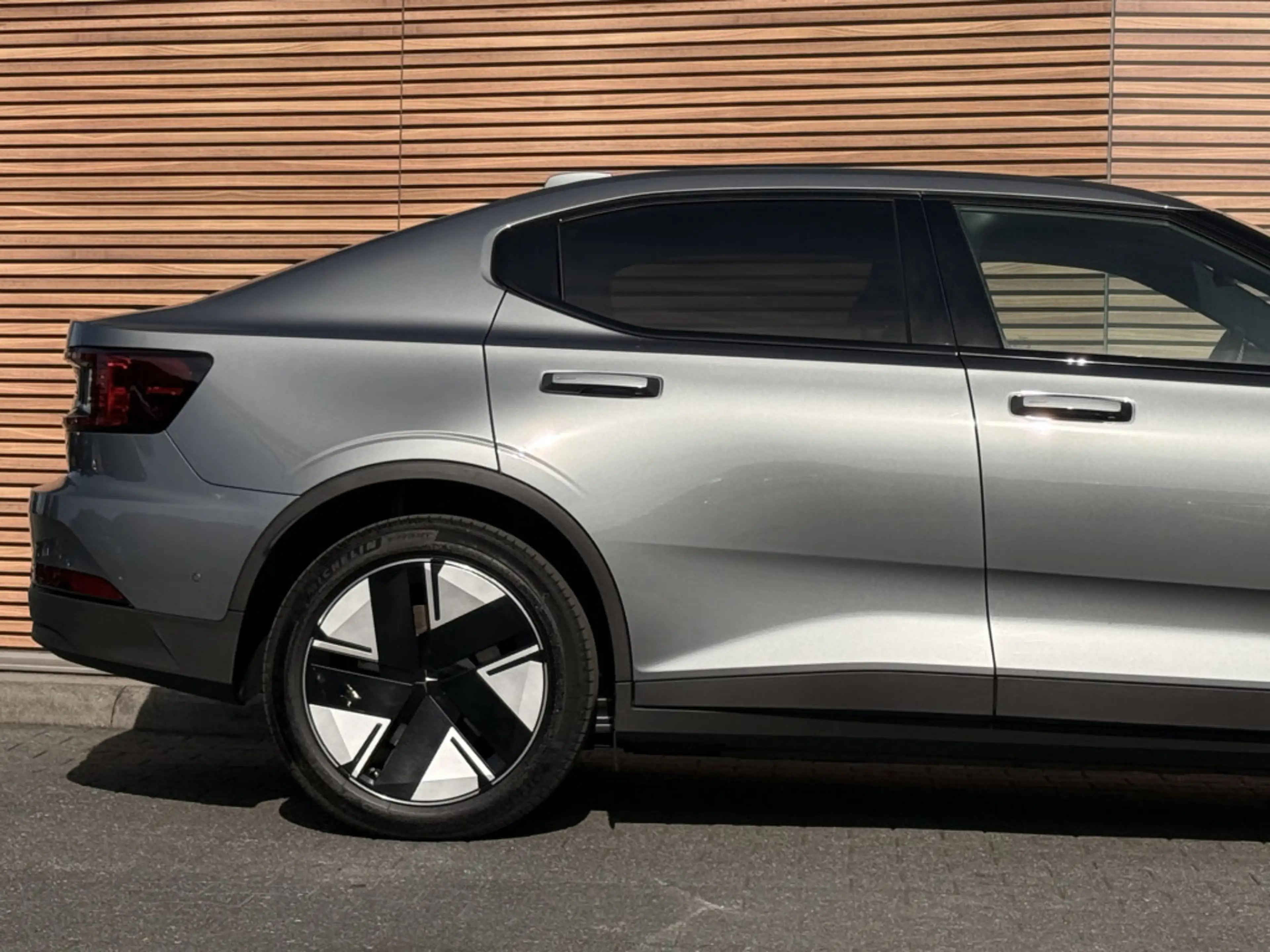 Polestar 2 Long Range Single Motor Prime 82 kWh — photo 36