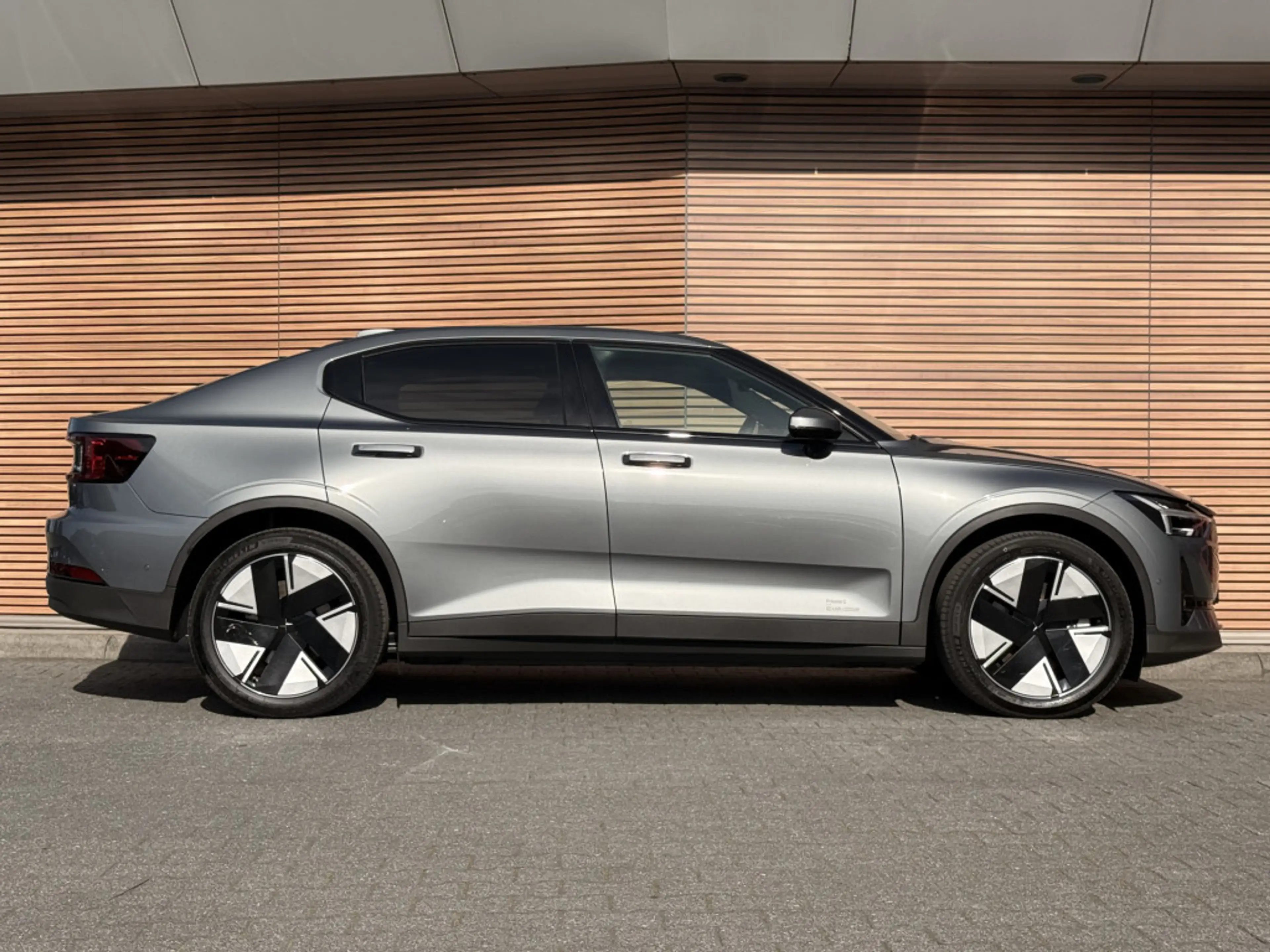 Polestar 2 Long Range Single Motor Prime 82 kWh — photo 6