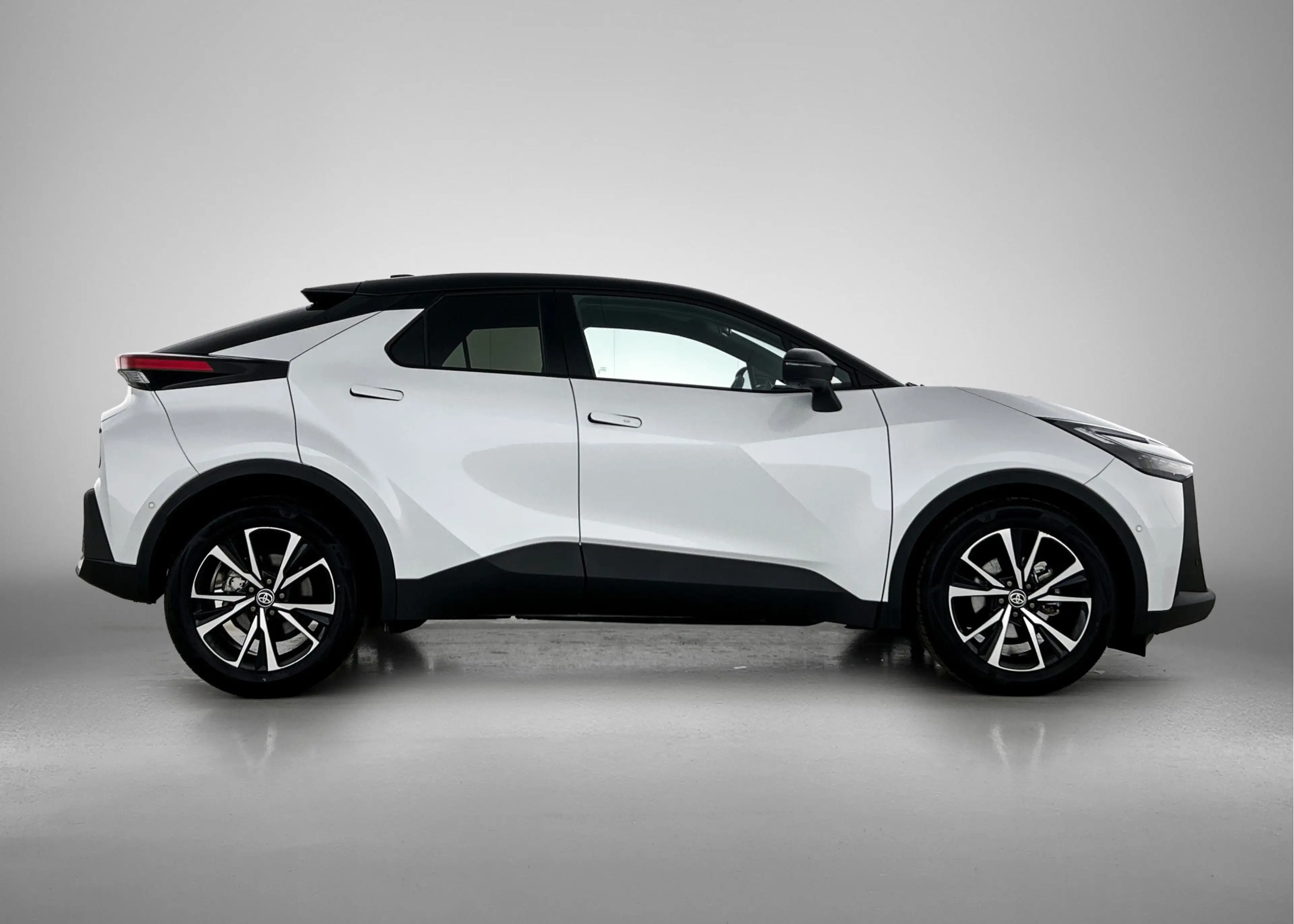 Toyota C-HR 1.8 Hybrid 140 First Edition | Dealeronderhouden | — photo 12