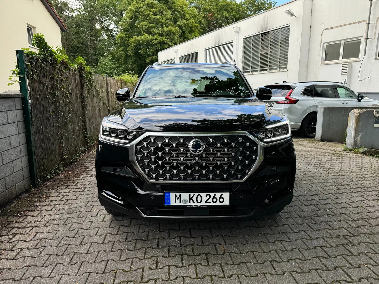 SsangYong Rexton 2.2 e-XDi 220 4WDAut. Sapphire | AHK | Eleg.Pkt|SD Schwarz - 2