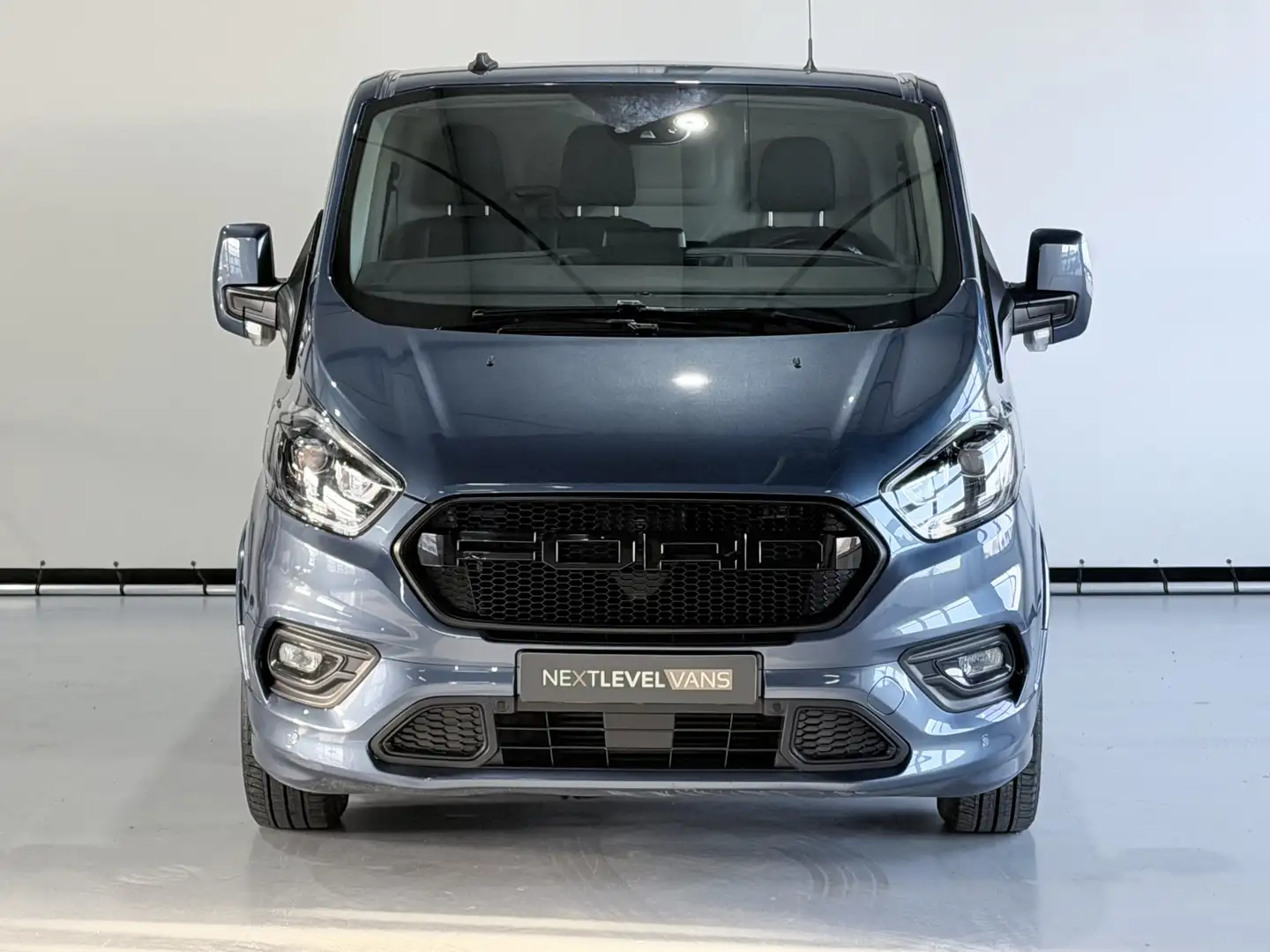 Ford Transit Custom 320 2.0 TDCI L1H1 185 PK AUT / Sport / Navi / Came Blau - 2