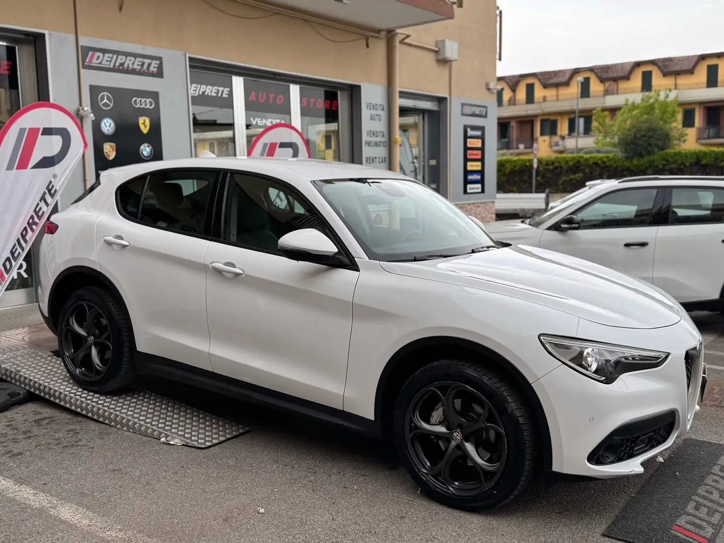Alfa Romeo Stelvio Stelvio 2.2 t Executive Q4 190cv auto my19 Bianco - 2