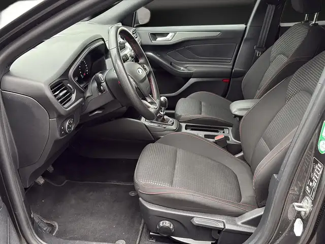 Ford Focus view 15