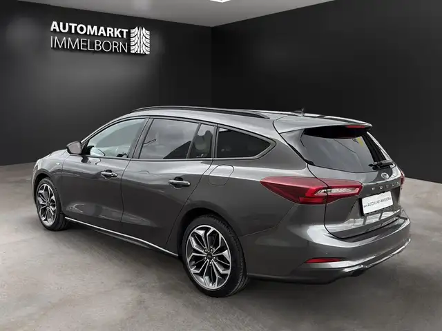 Ford Focus view 6