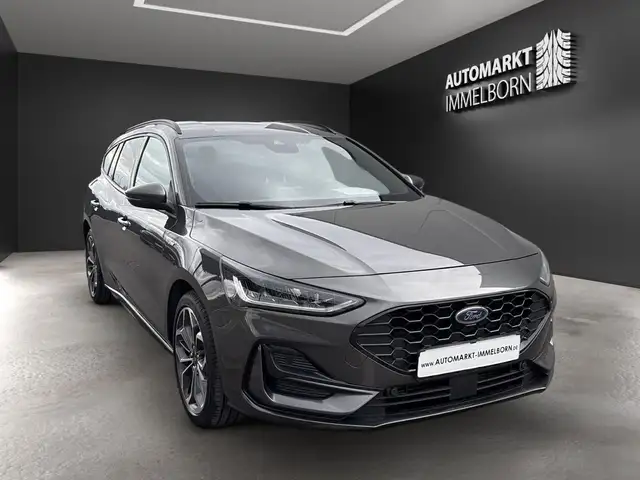 Ford Focus view 2