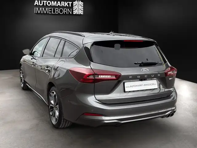 Ford Focus view 5