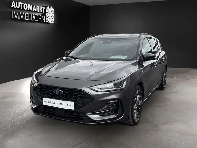 Ford Focus view 3