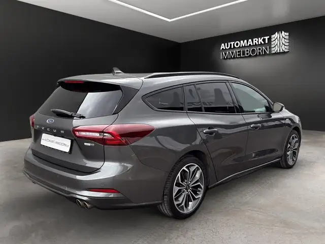 Ford Focus view 8