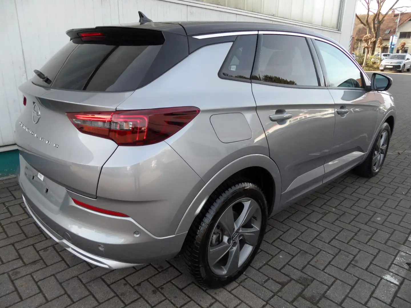 Opel Grandland X Grandland 1,2 Ultimate+Navi+360°Cam+LED+AHK+AT Grigio - 2