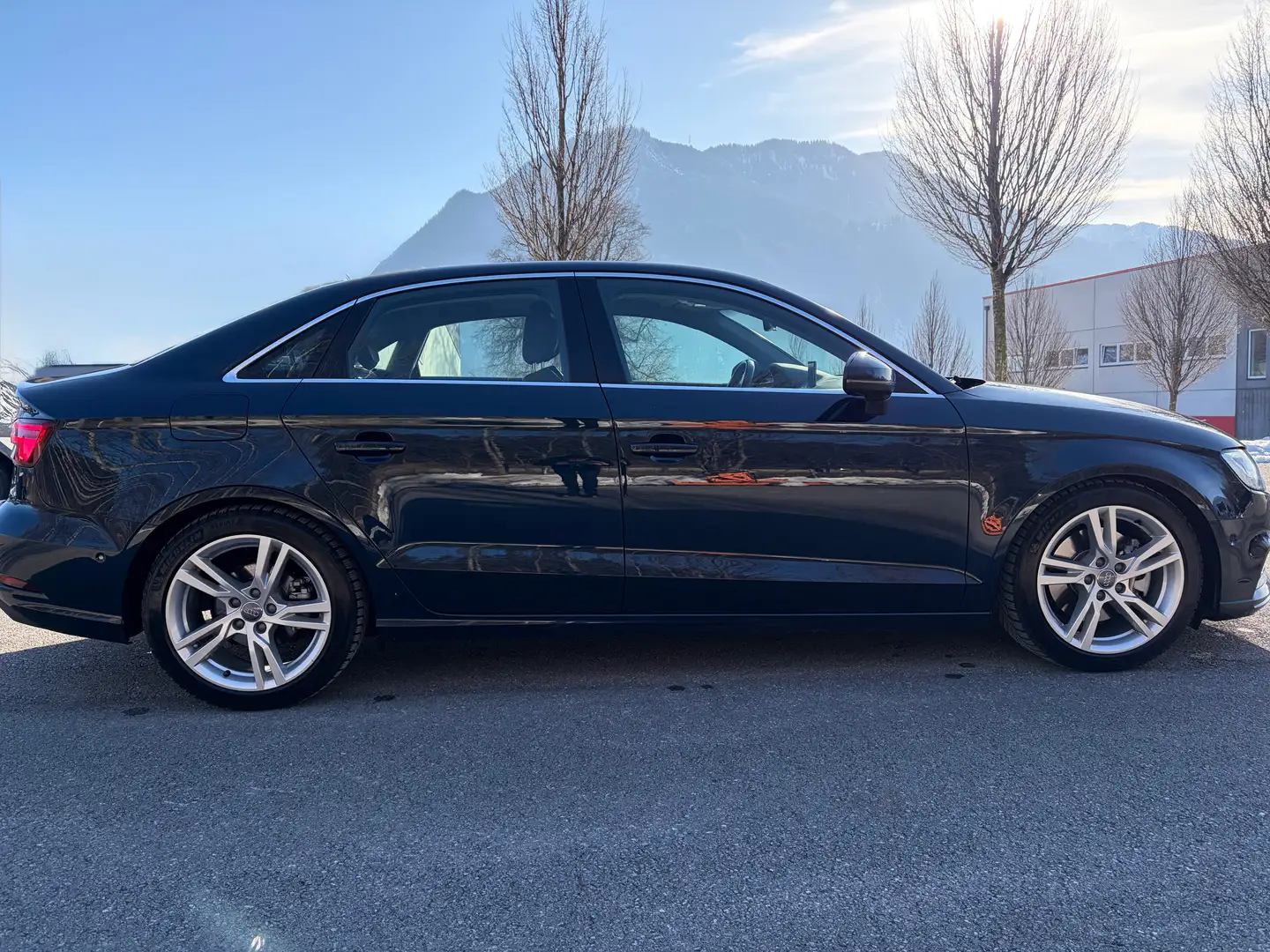 Audi A3 A3 2,0 TFSI quattro S-tronic design design, Blau - 2
