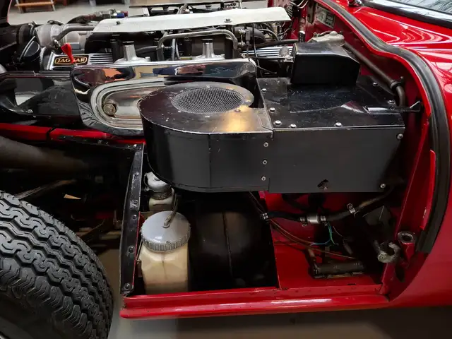 Jaguar E-Type view 15