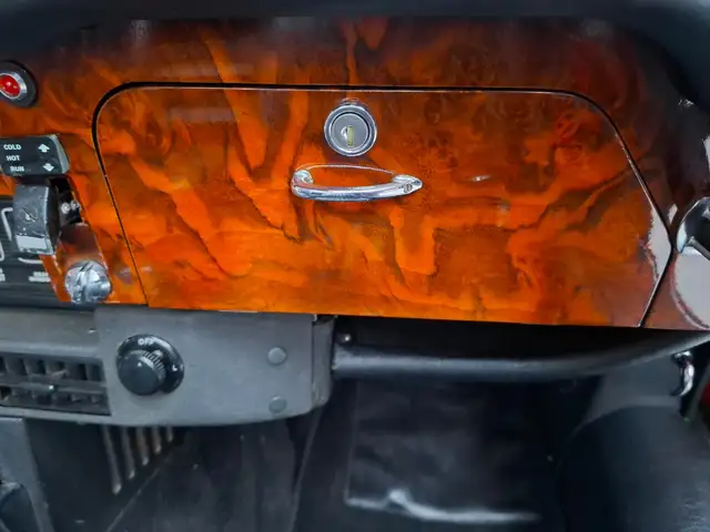 Jaguar E-Type view 11