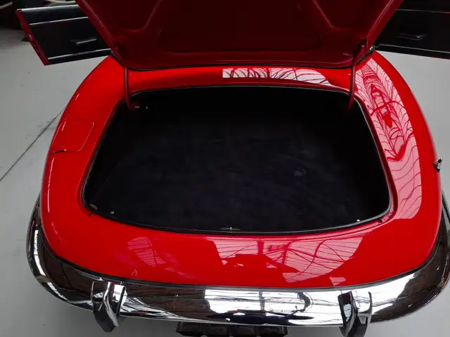 Jaguar E-Type view 12