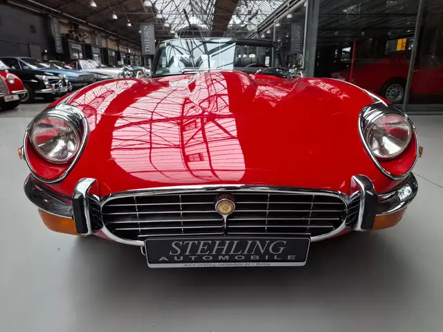 Jaguar E-Type view 6