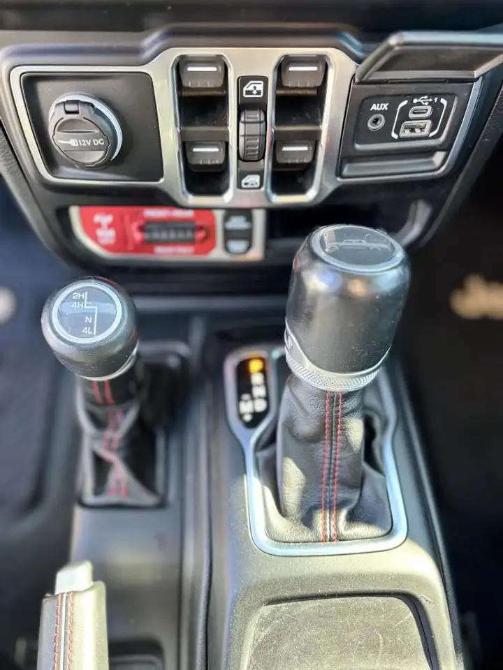 Jeep Gladiator снимка Jeep Gladiator
