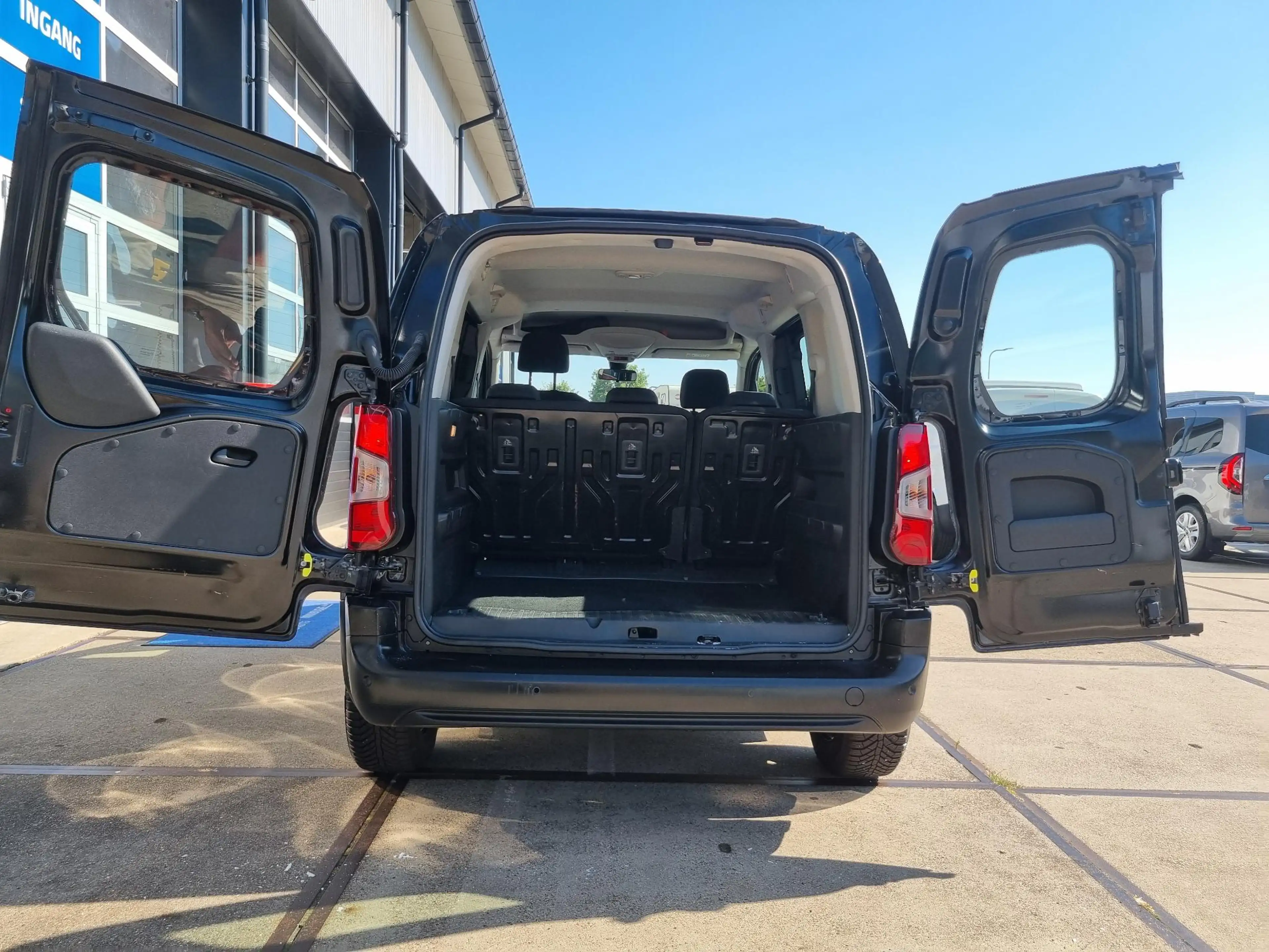 Peugeot e-Rifter EV Active Pack 50 kWh NAVI / ACHTERDEUREN / CRUISE — photo 4