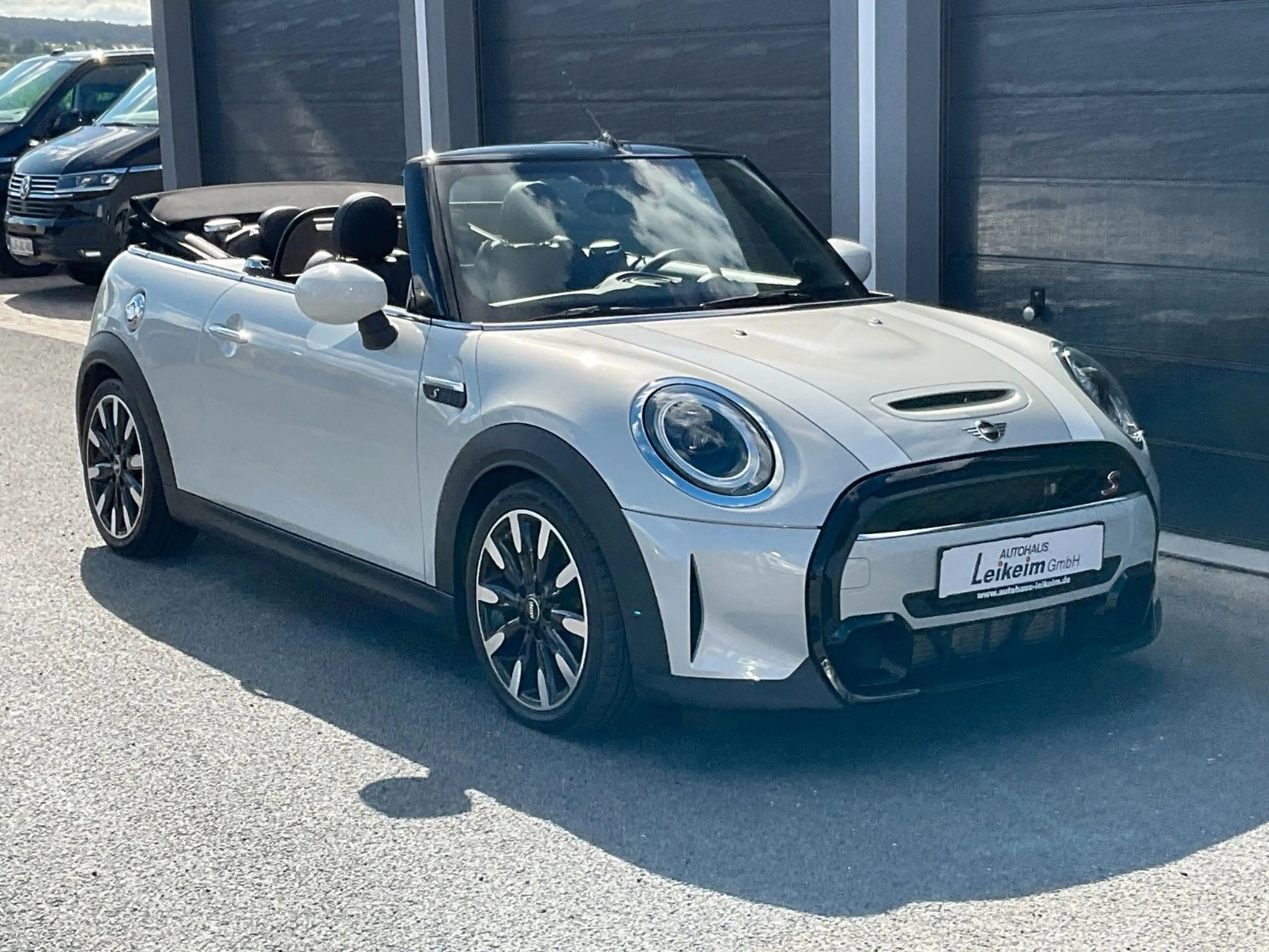 MINI Cooper S Cabrio COOPER S CABRIO Classic Trim - Harman Kardon — photo 2