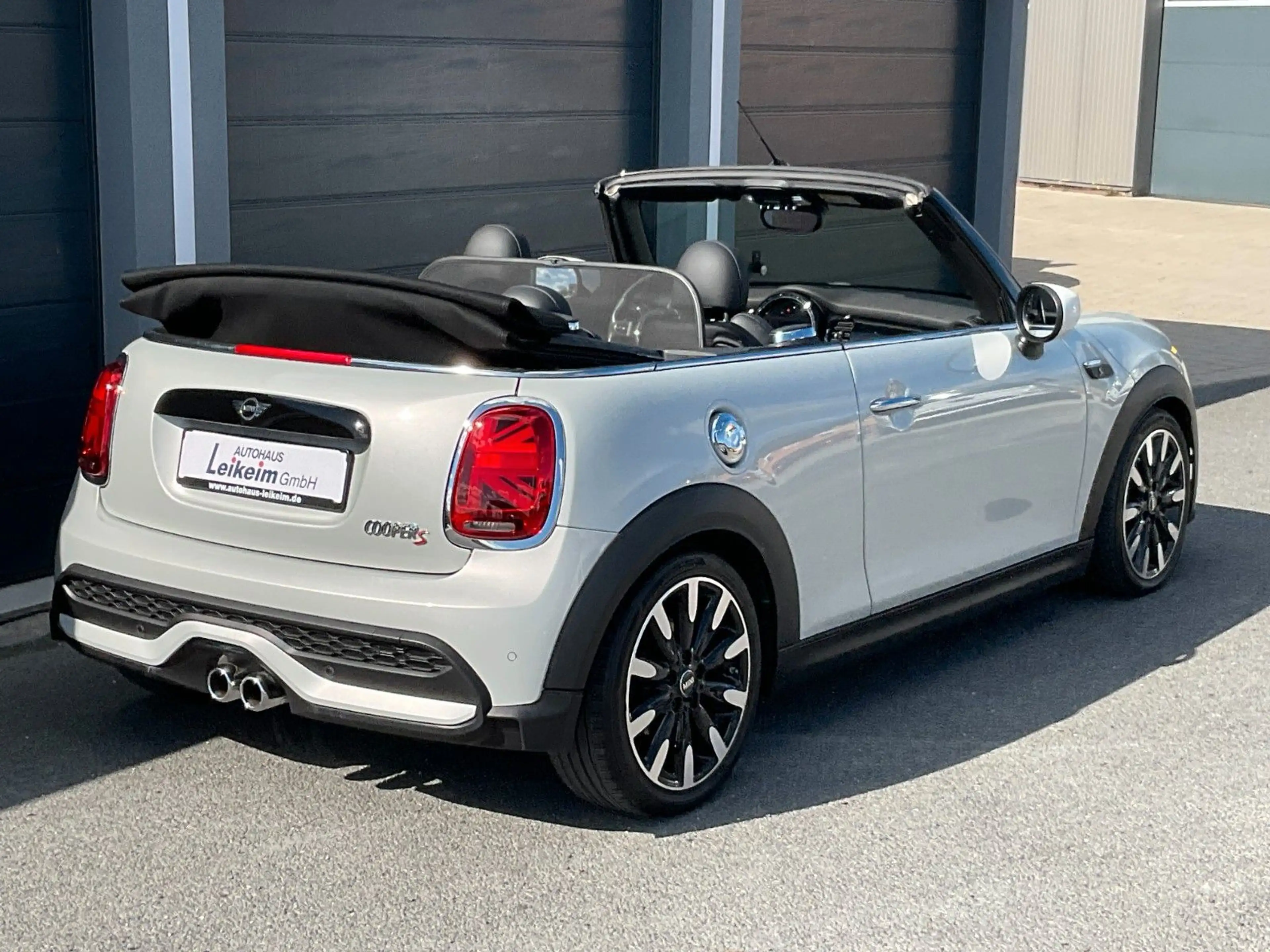 MINI Cooper S Cabrio COOPER S CABRIO Classic Trim - Harman Kardon — photo 8