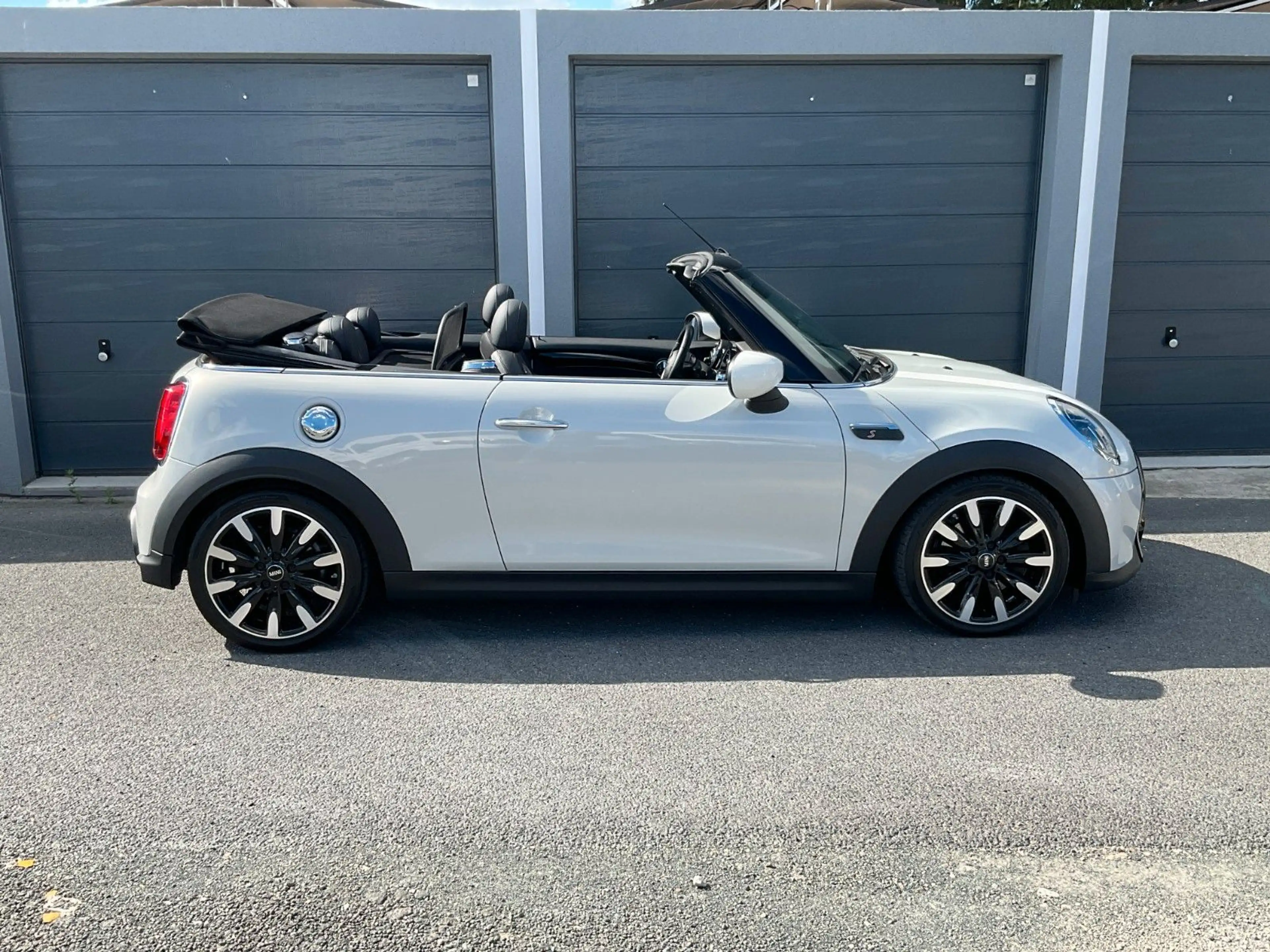 MINI Cooper S Cabrio COOPER S CABRIO Classic Trim - Harman Kardon — photo 6