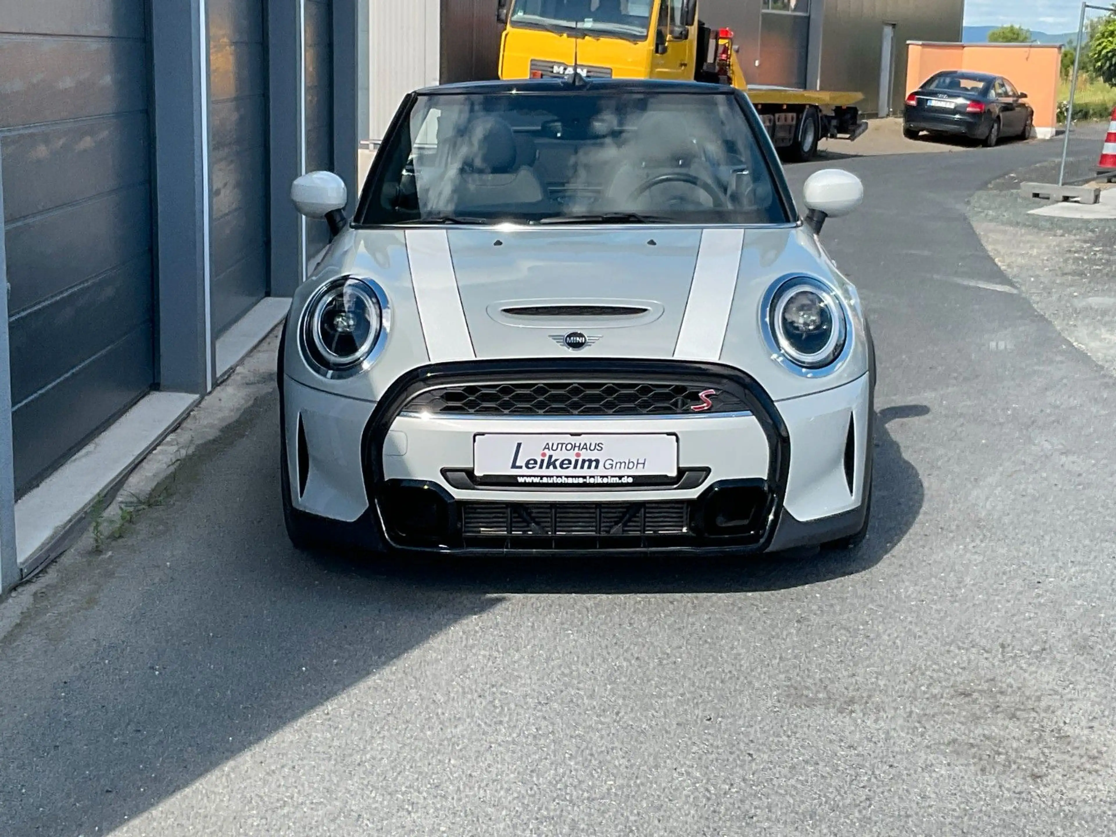 MINI Cooper S Cabrio COOPER S CABRIO Classic Trim - Harman Kardon — photo 3