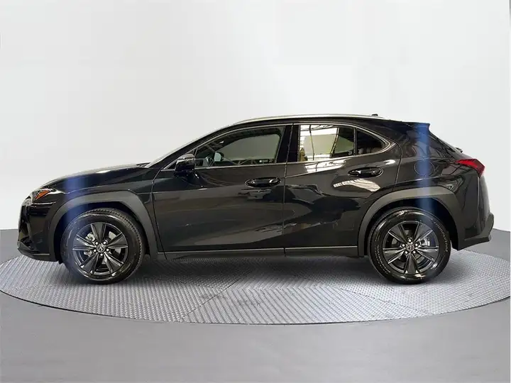 Lexus UX 2026, foto 3