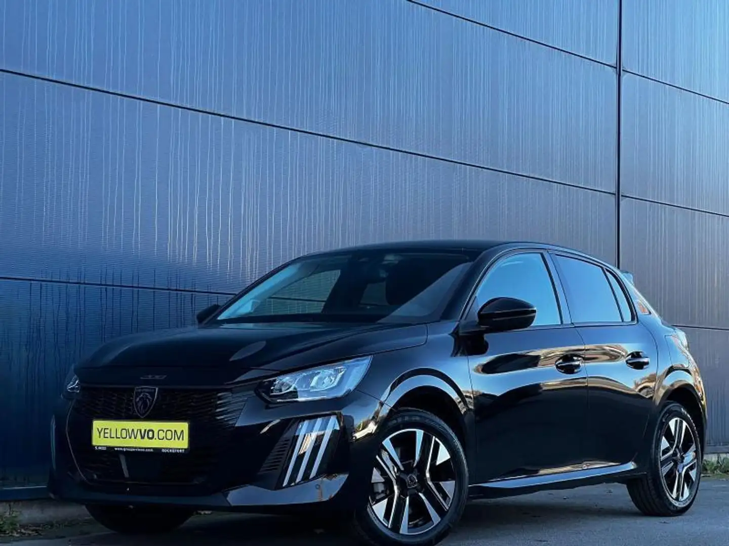 Peugeot 208 Allure / E-DSC6 / MHEV Noir - 1