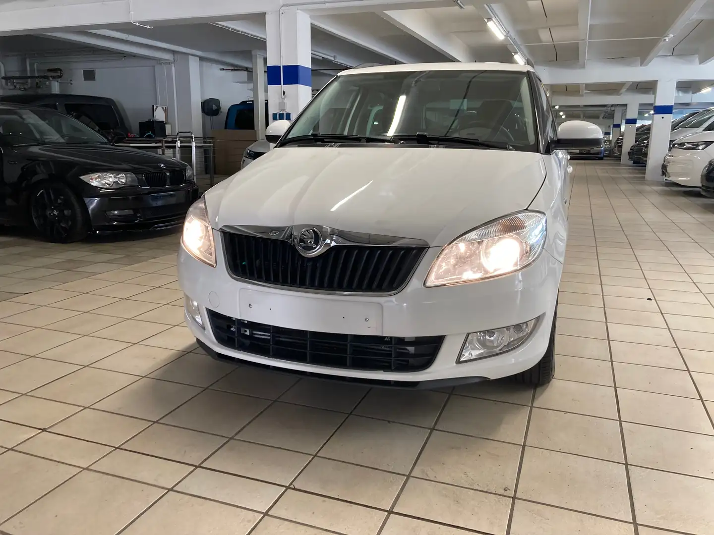 Skoda Fabia 1.6 TDI Fresh Klimaautomatik Blanc - 2