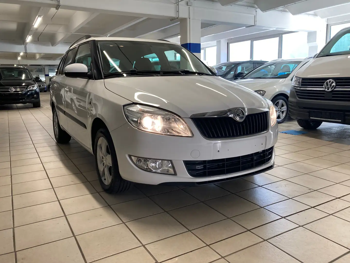Skoda Fabia 1.6 TDI Fresh Klimaautomatik Blanc - 1